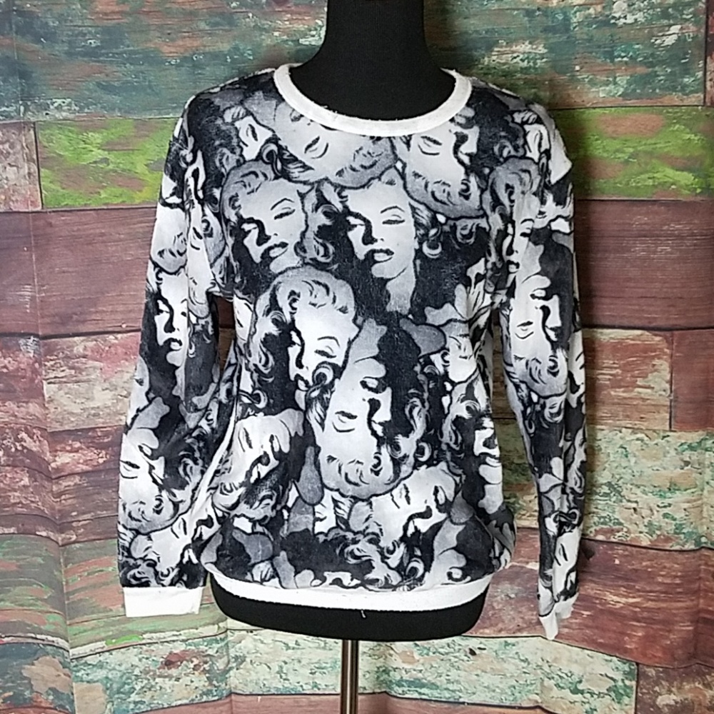 Marilyn Monroe top